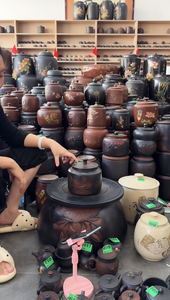 罐瑕疵茶叶罐  德中  963 荷花 