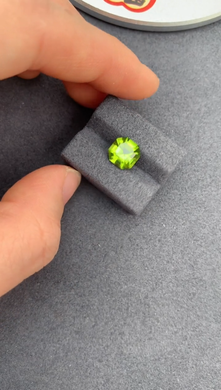 【闪购商品】橄榄石裸石未镶嵌3.1ct橄榄石