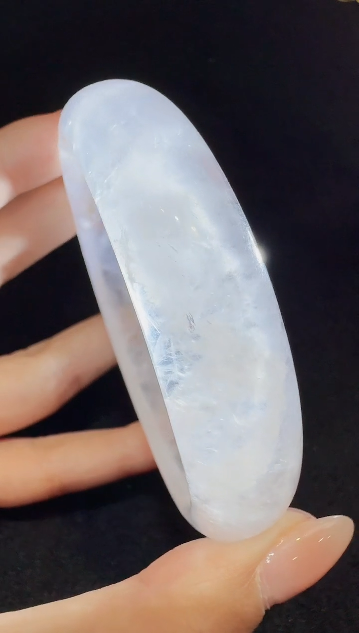 水晶手镯未镶嵌月*发一件