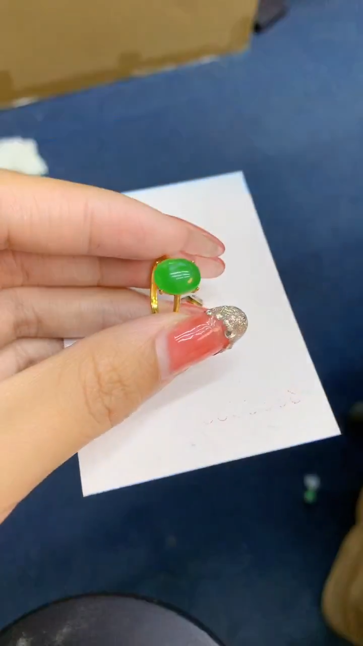 颈饰未镶嵌翡翠1