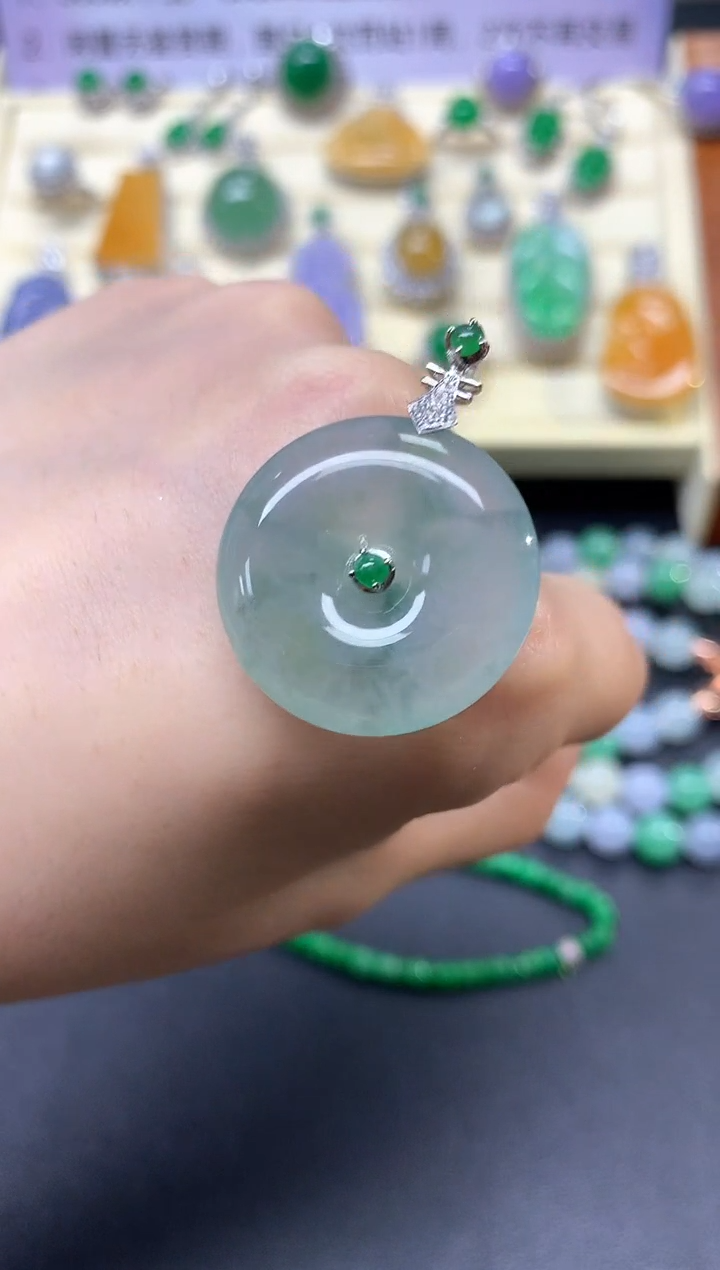 【闪购商品】翡翠吊坠(不含链)18K金镶嵌吊坠|1800+180