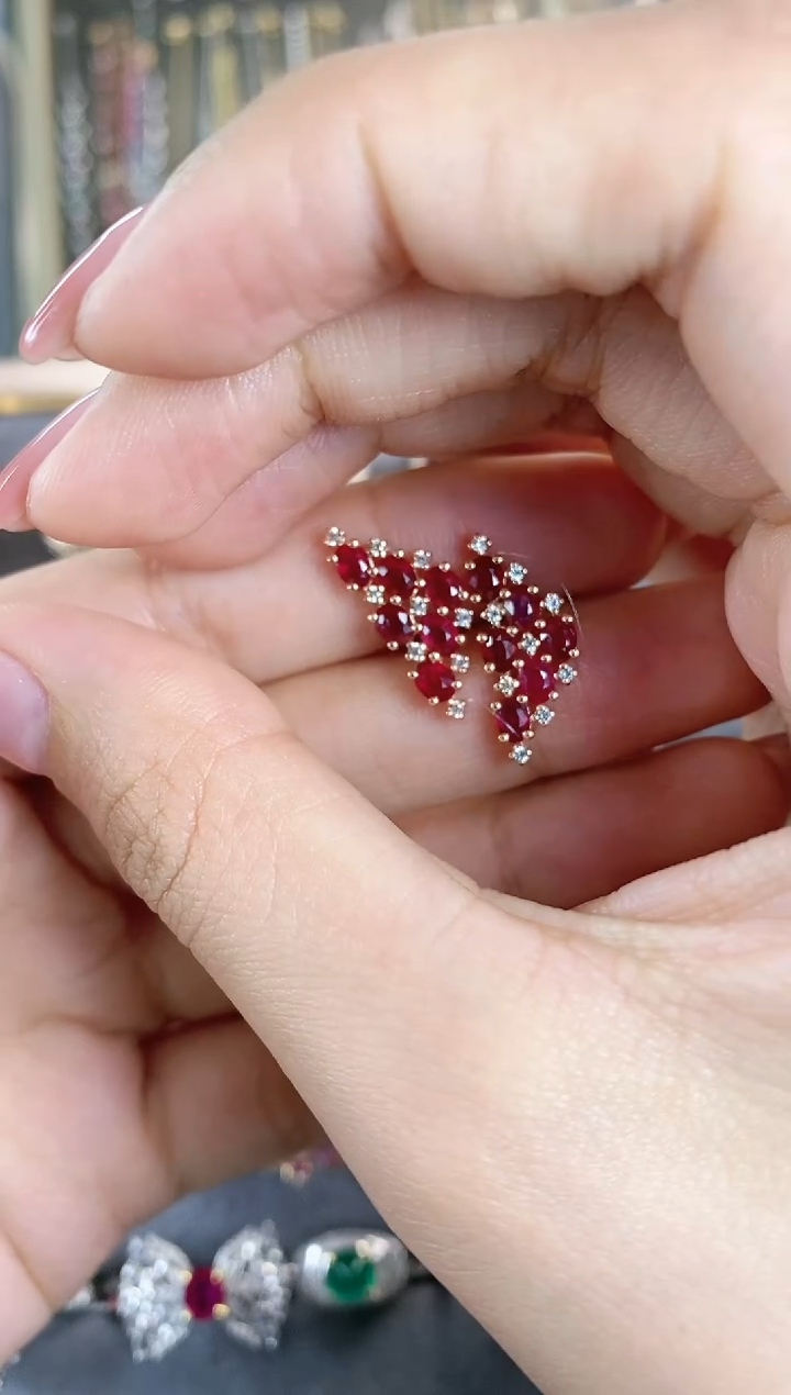 【闪购商品】耳饰18K金镶嵌红宝石一对