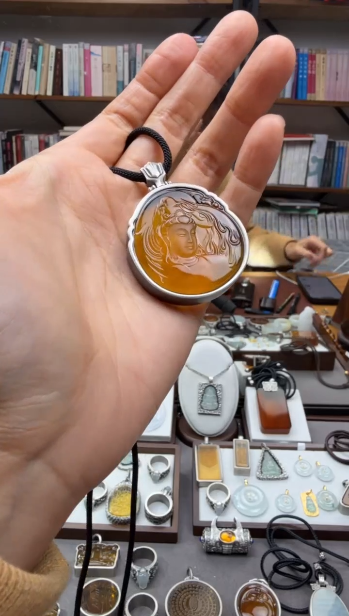 琥珀颈饰未镶嵌观音吊坠