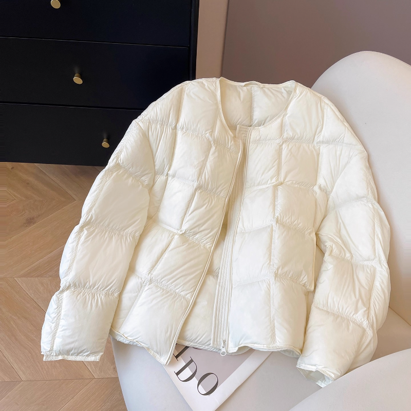 秋冬季新款方格龟背圆领设计感女款时尚气质休闲宽松保暖外套上衣