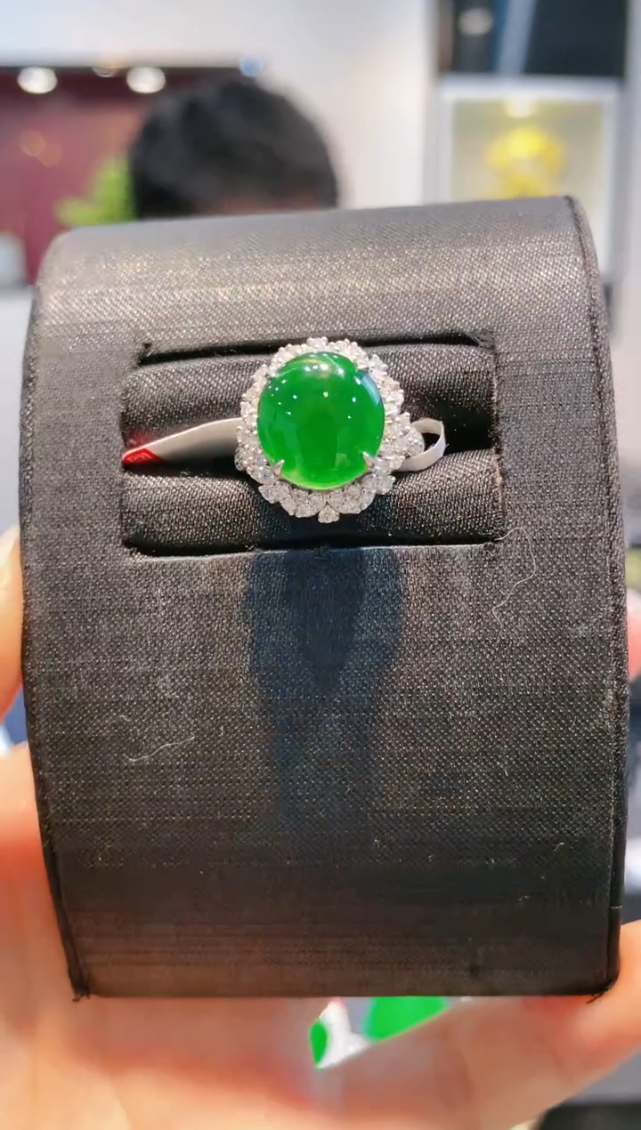 【闪购商品】翡翠颈饰18K金镶嵌A84天然A货翡翠戒指