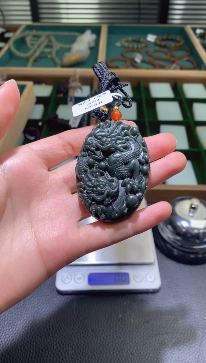 定制和田玉青玉双龙戏珠