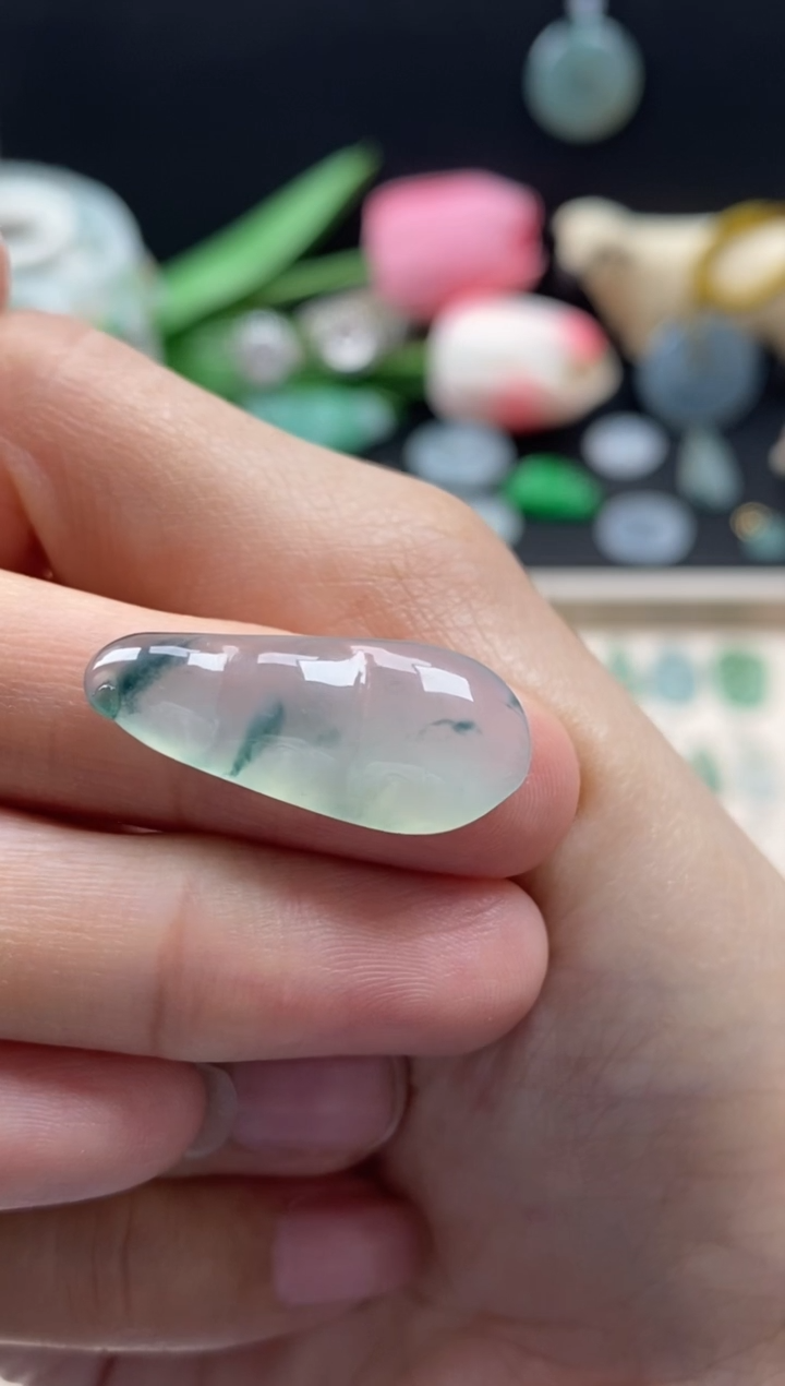 【闪购商品】翡翠颈饰未镶嵌翡翠飘花福豆