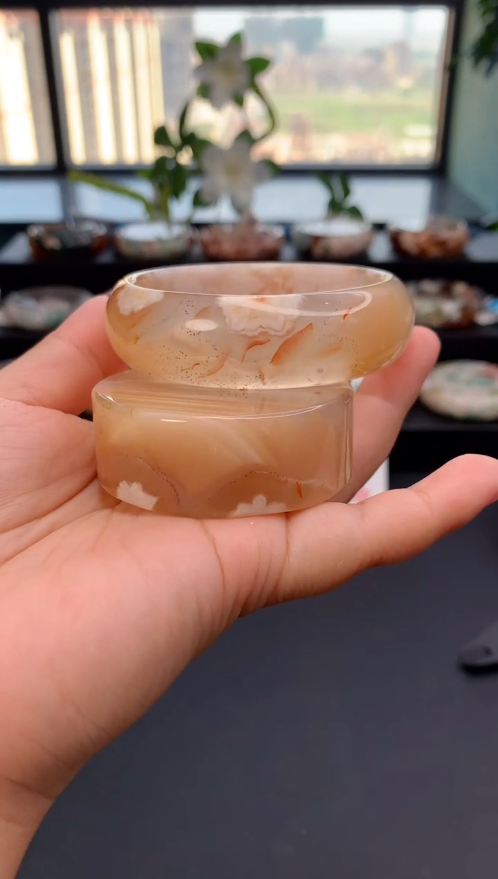 石英质玉手镯未镶嵌赠送镯心（56圈口）无证书