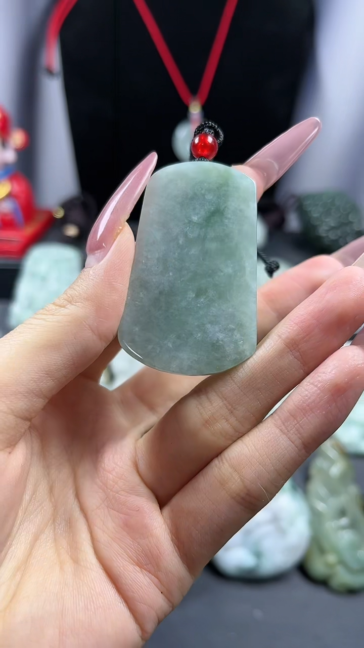 【闪购商品】翡翠颈饰未镶嵌无事牌