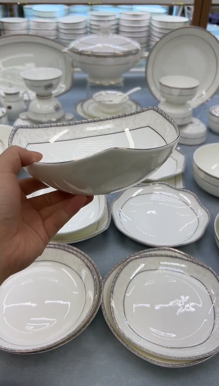 骨瓷玲珑7.5饭2个 7.5方2个 