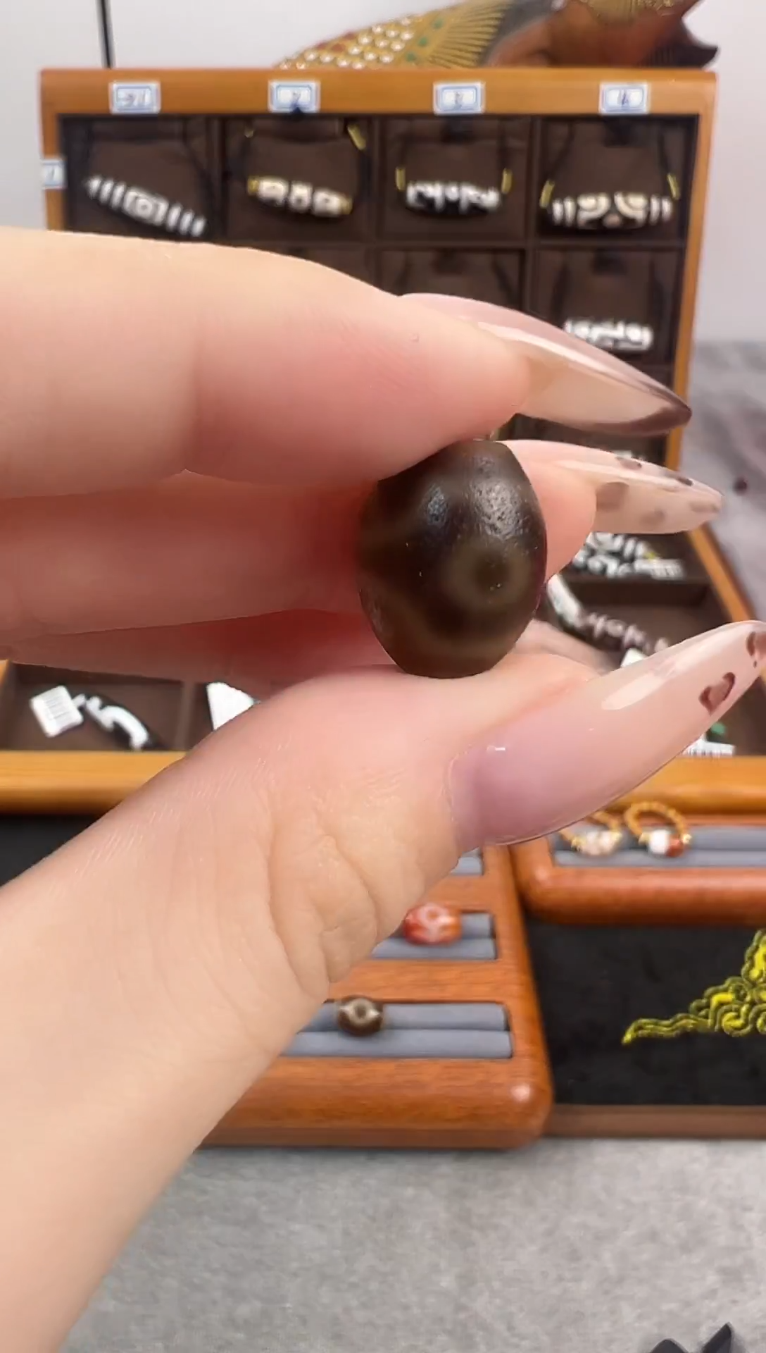 玛瑙/玉髓（覆膜）颈饰未镶嵌17.（微瑕）