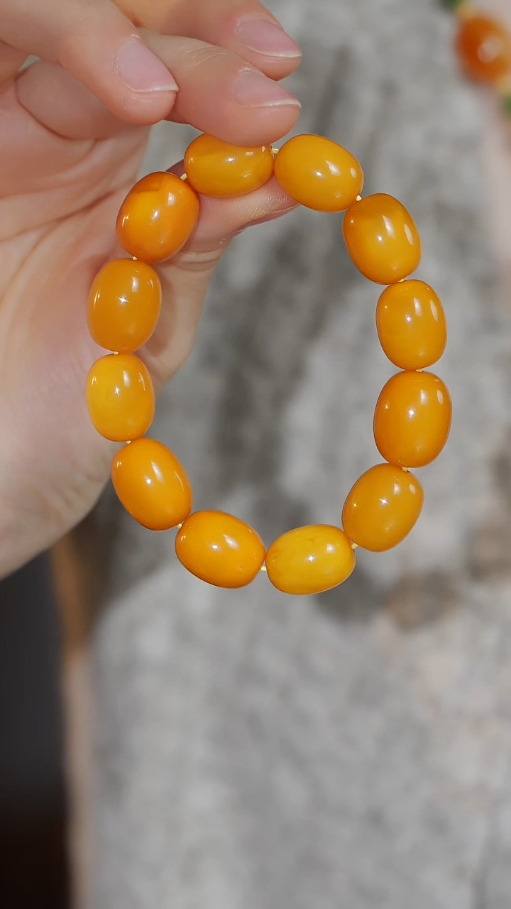 【闪购商品】蜜蜡手串未镶嵌鸡油红素圈手串