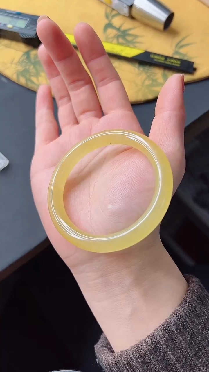 【闪购商品】石英质玉手镯未镶嵌795-