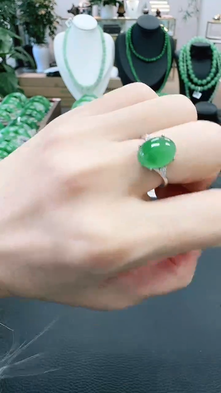 未镶嵌1石英质玉（非洲翠）/0423