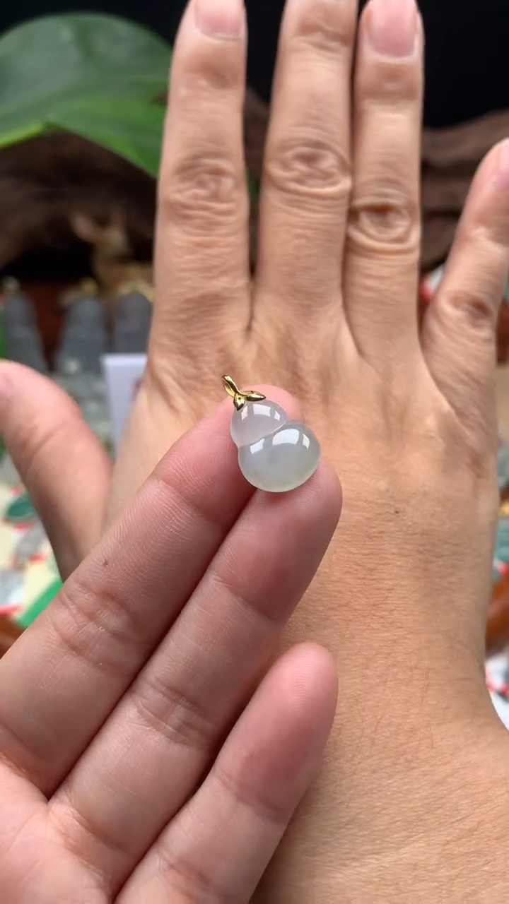 【闪购商品】翡翠颈饰18K金镶嵌葫芦