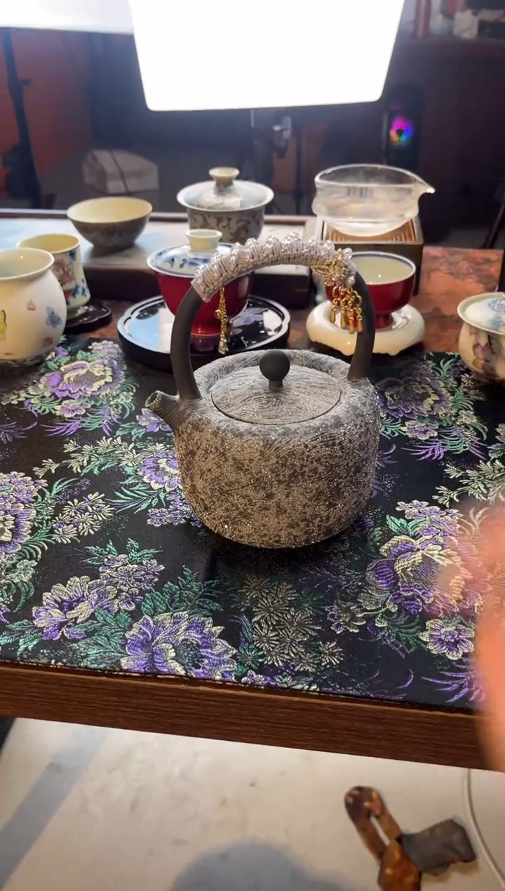 111银河结晶提梁壶