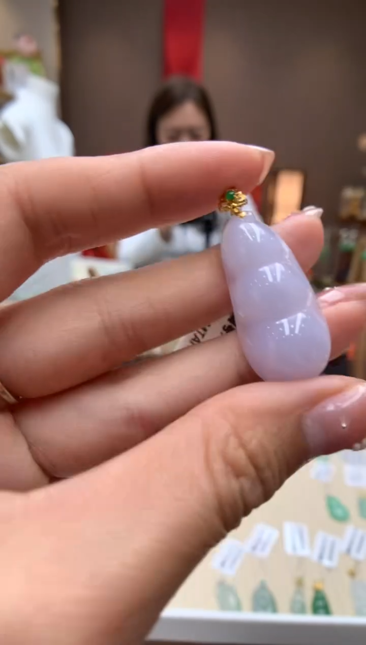 【闪购商品】翡翠颈饰未镶嵌福豆