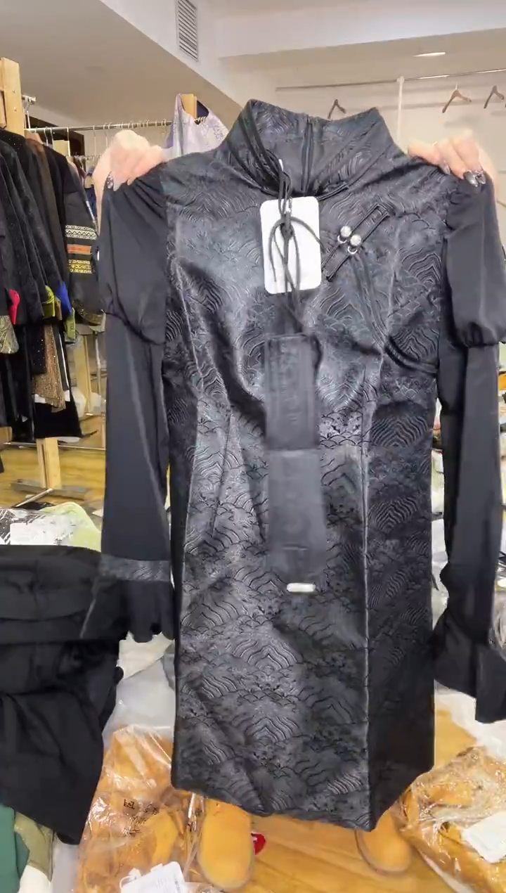 连衣裙       S码         105斤   