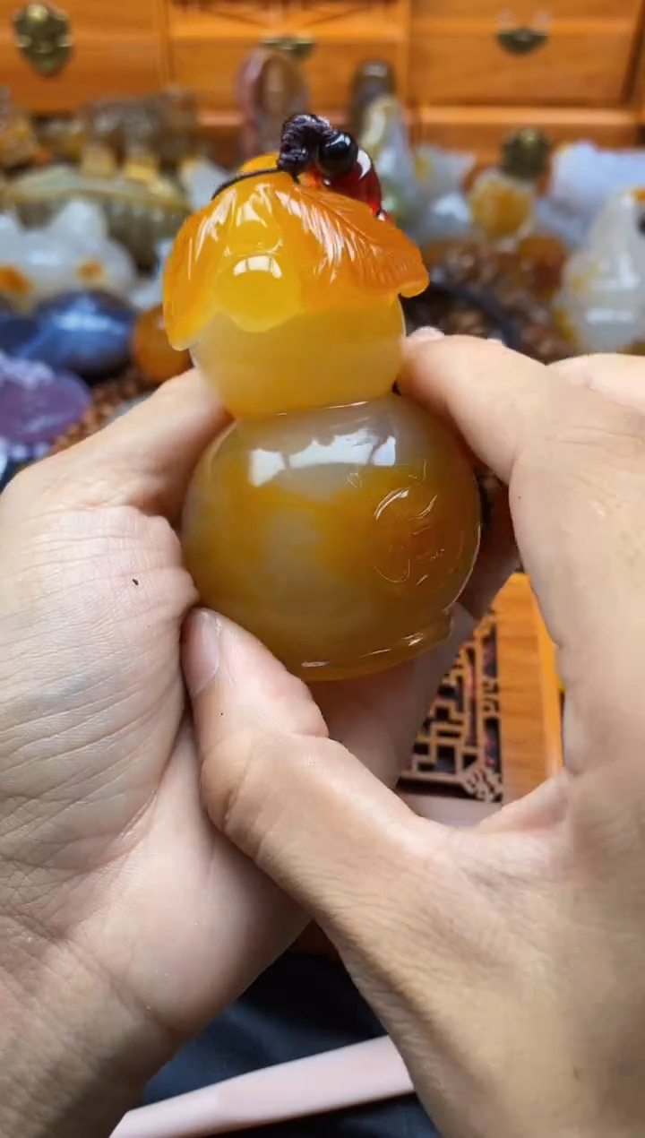 未镶嵌1玛瑙/玉髓心*拳ll