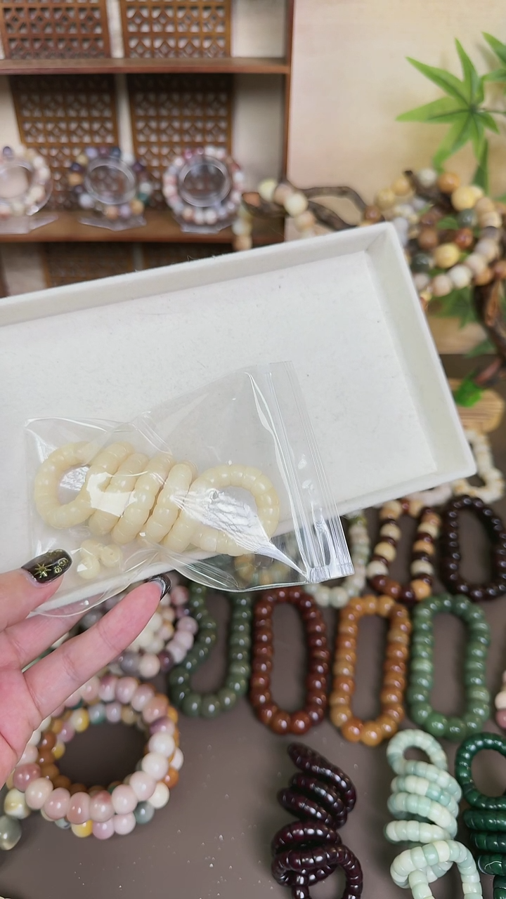 吊坠菩提根/象牙果108奶黄小肠（默认微瑕）