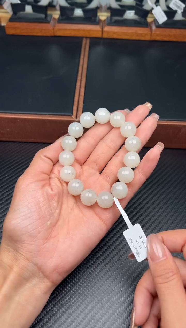 未镶嵌手串和田玉黑山微色差卡14LP