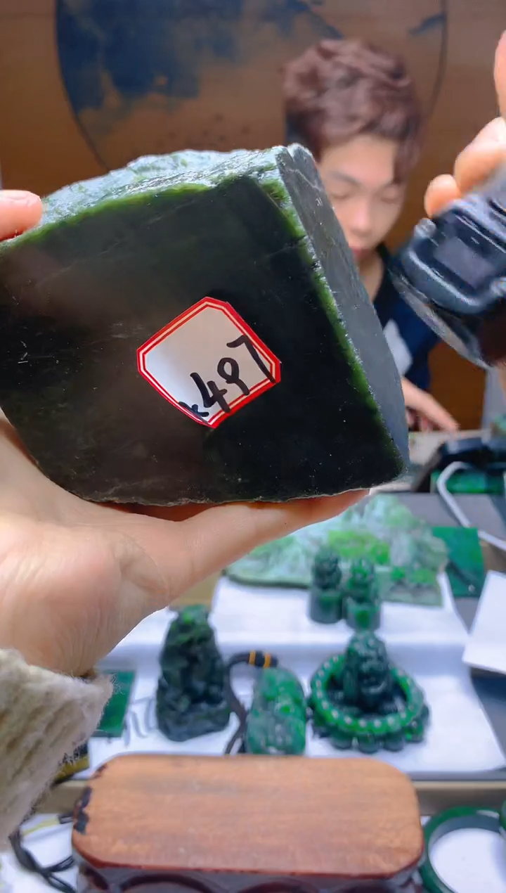 和田玉（碧玉）未镶嵌珠宝半成品497