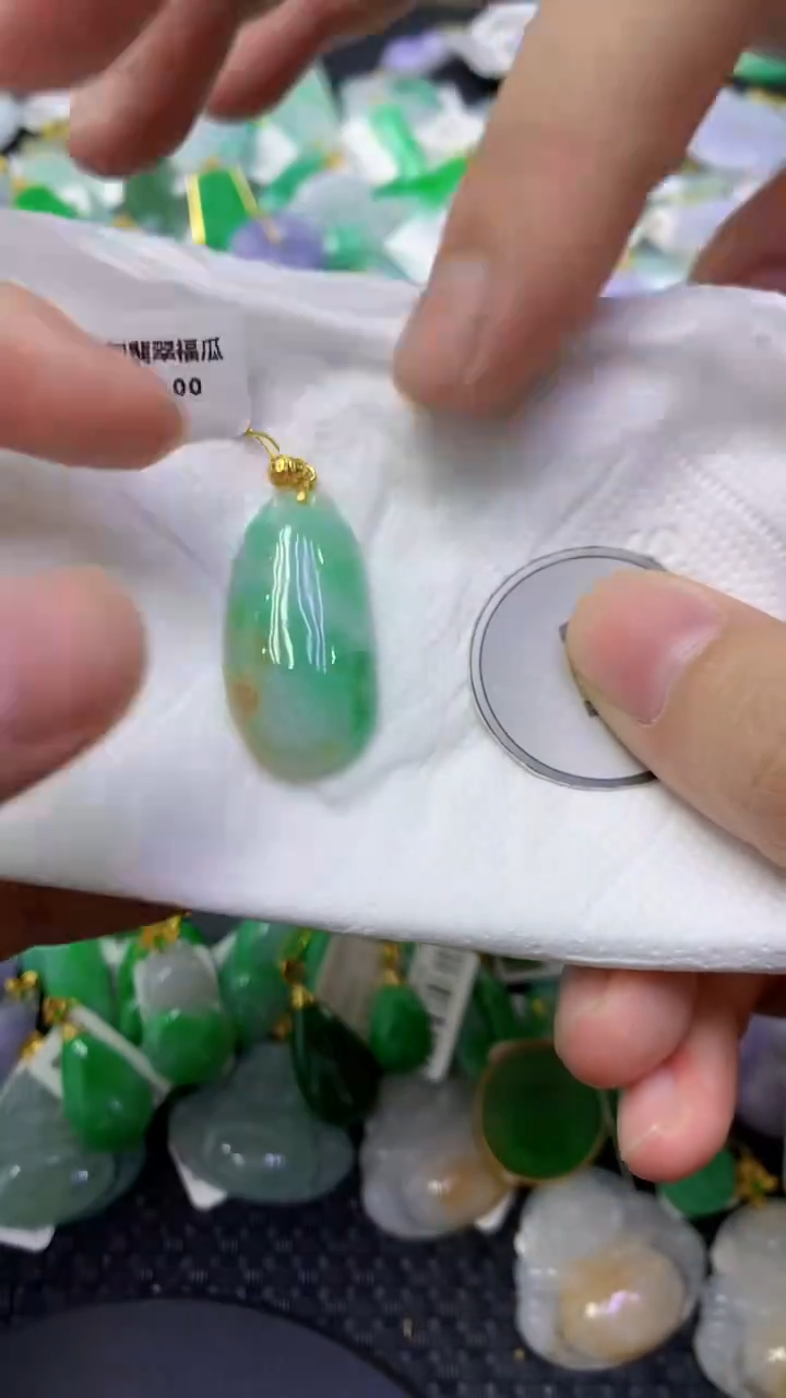 颈饰未镶嵌翡翠天然缅甸翡翠A货