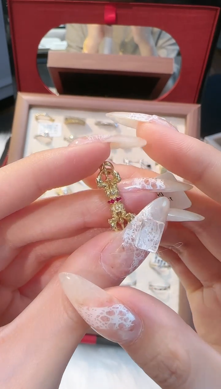 【闪购商品】钻石吊坠(不含链)18K金镶嵌小号金刚杵吊坠