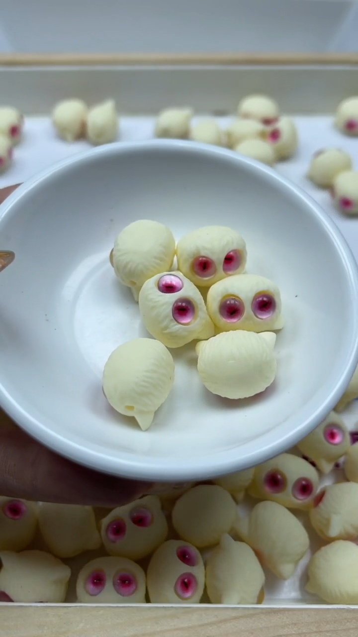 菩提散珠E890 牙牙 果 粉眼猫头14*19*15mm2个9.8元