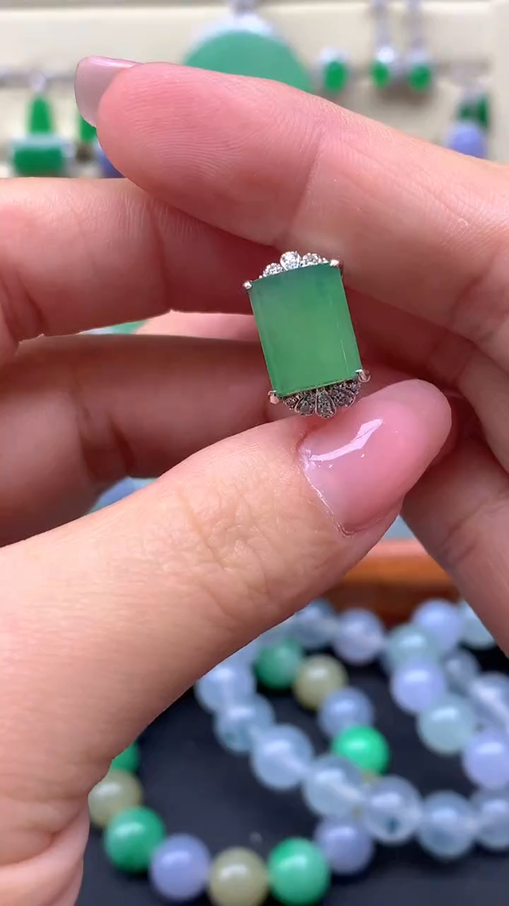 【闪购商品】翡翠戒指18K金镶嵌6-天然翡翠