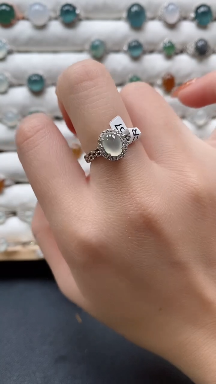 【闪购商品】翡翠戒指银S925镶嵌一物一证一礼盒