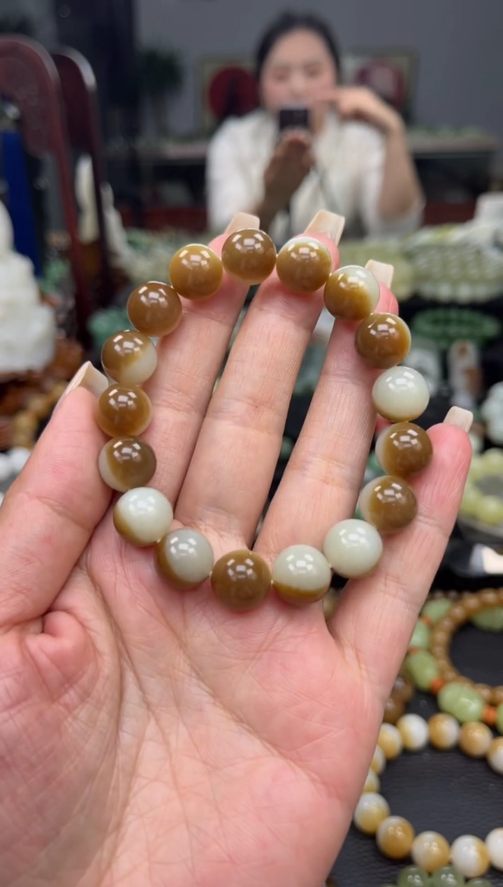 【闪购商品】和田玉手串未镶嵌新疆且末金山糖白卡12