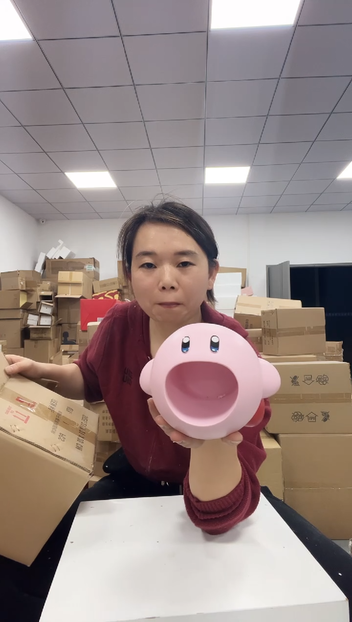 树脂粉胖子笔筒摆件