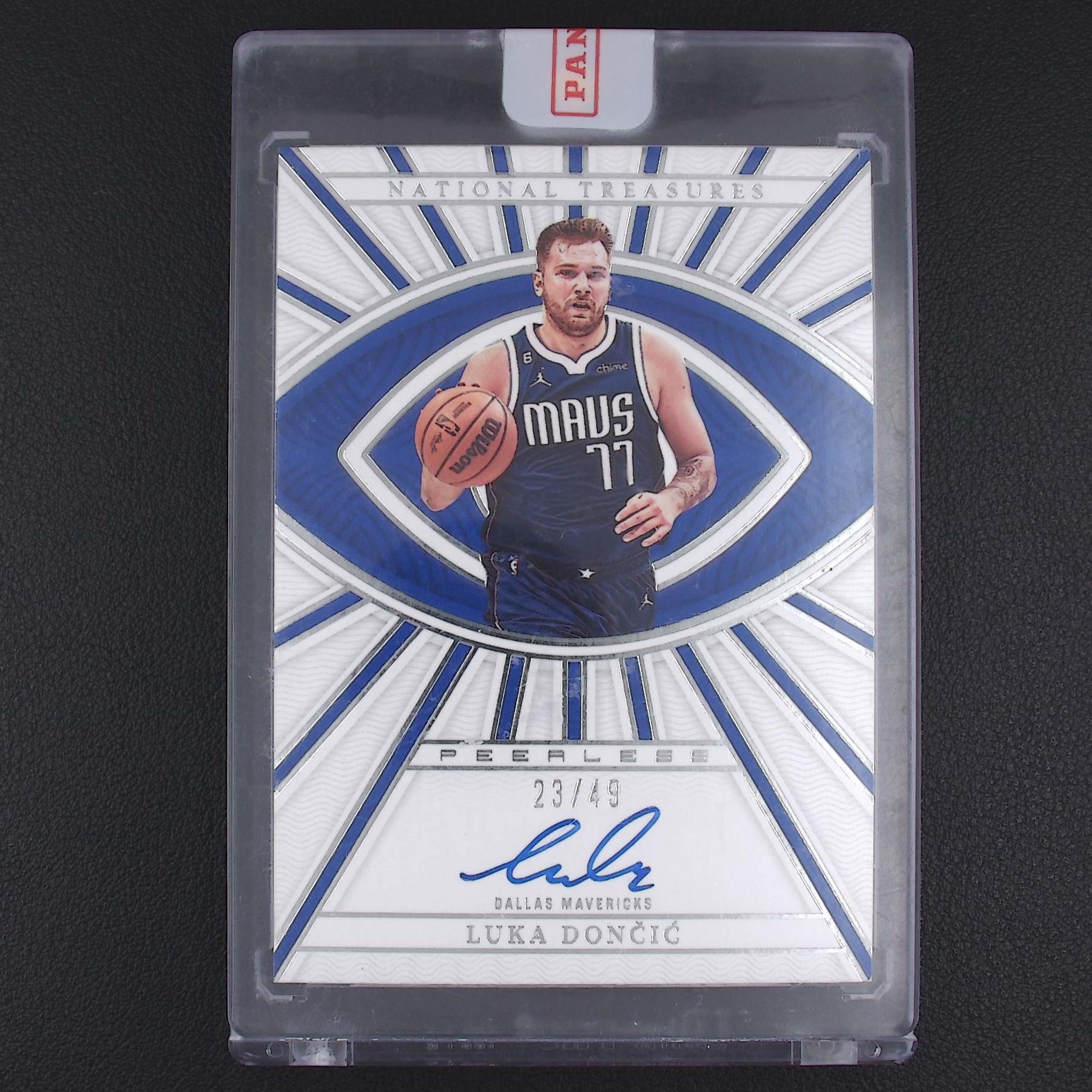 卢卡东契奇 49编 国宝 帕尼尼NBA国宝手提签字球星卡