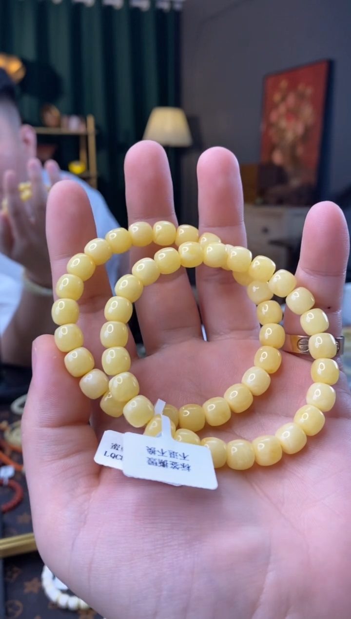 【闪购商品】蜜蜡手串未镶嵌8.5mm老型微瑕多样性发其一