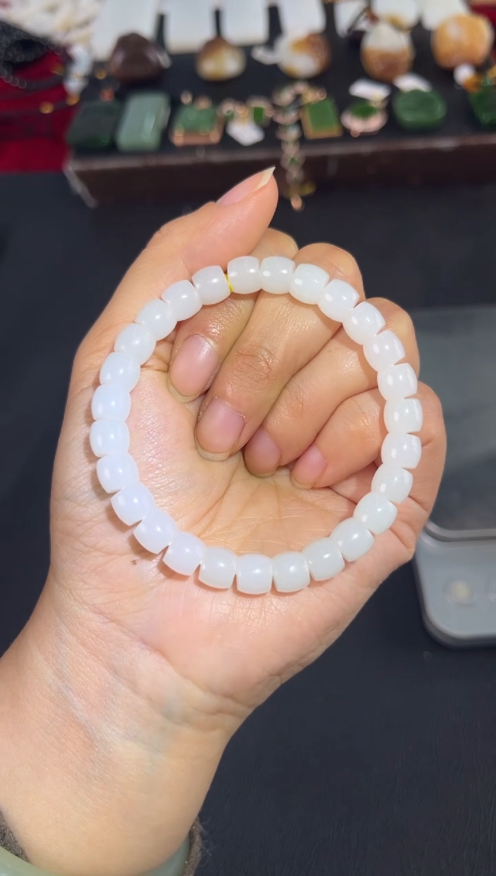 颈饰未镶嵌和田玉柳*堂手串