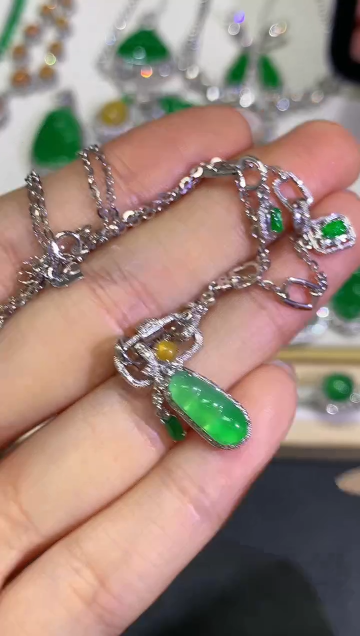 【闪购商品】翡翠颈饰18K金镶嵌团购59