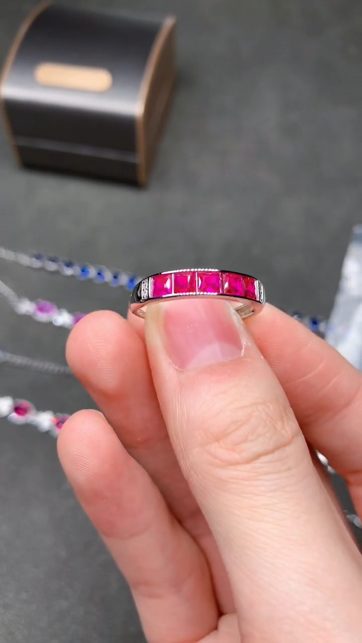 【闪购商品】红宝石戒指银S925镶嵌........