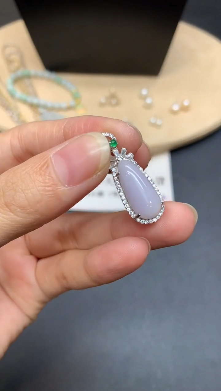 【闪购商品】翡翠吊坠(不含链)银S925镶嵌福瓜【多样性发其一】