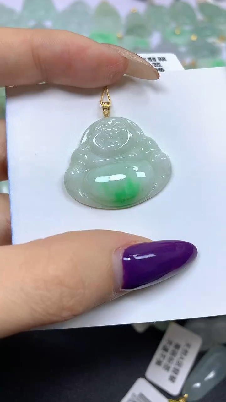 颈饰18K金镶嵌翡翠 