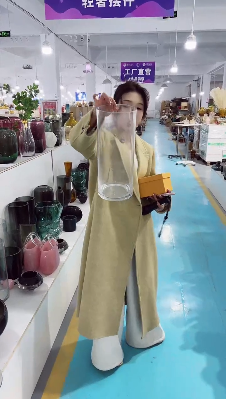 【闪购商品】玻璃私花花瓶微瑕-Q03M