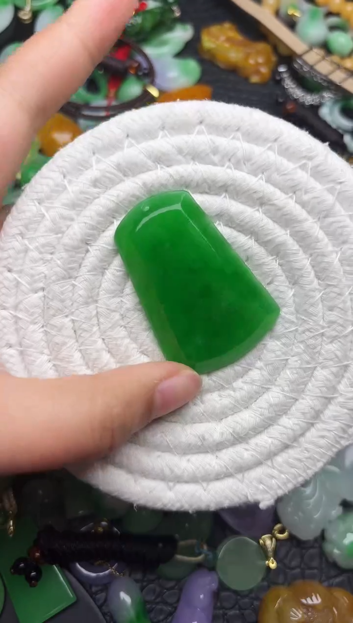 颈饰未镶嵌翡翠缅甸翡翠吊坠