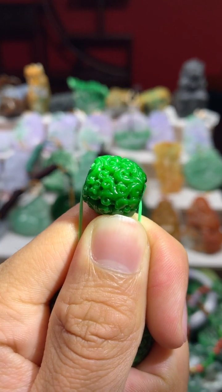 颈饰未镶嵌翡翠深*缅甸翡翠