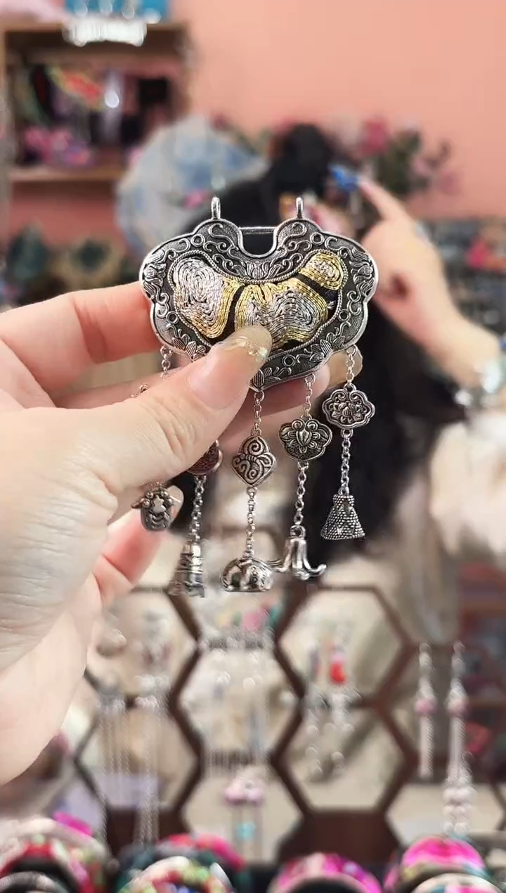 艺枝独绣手工饰品126