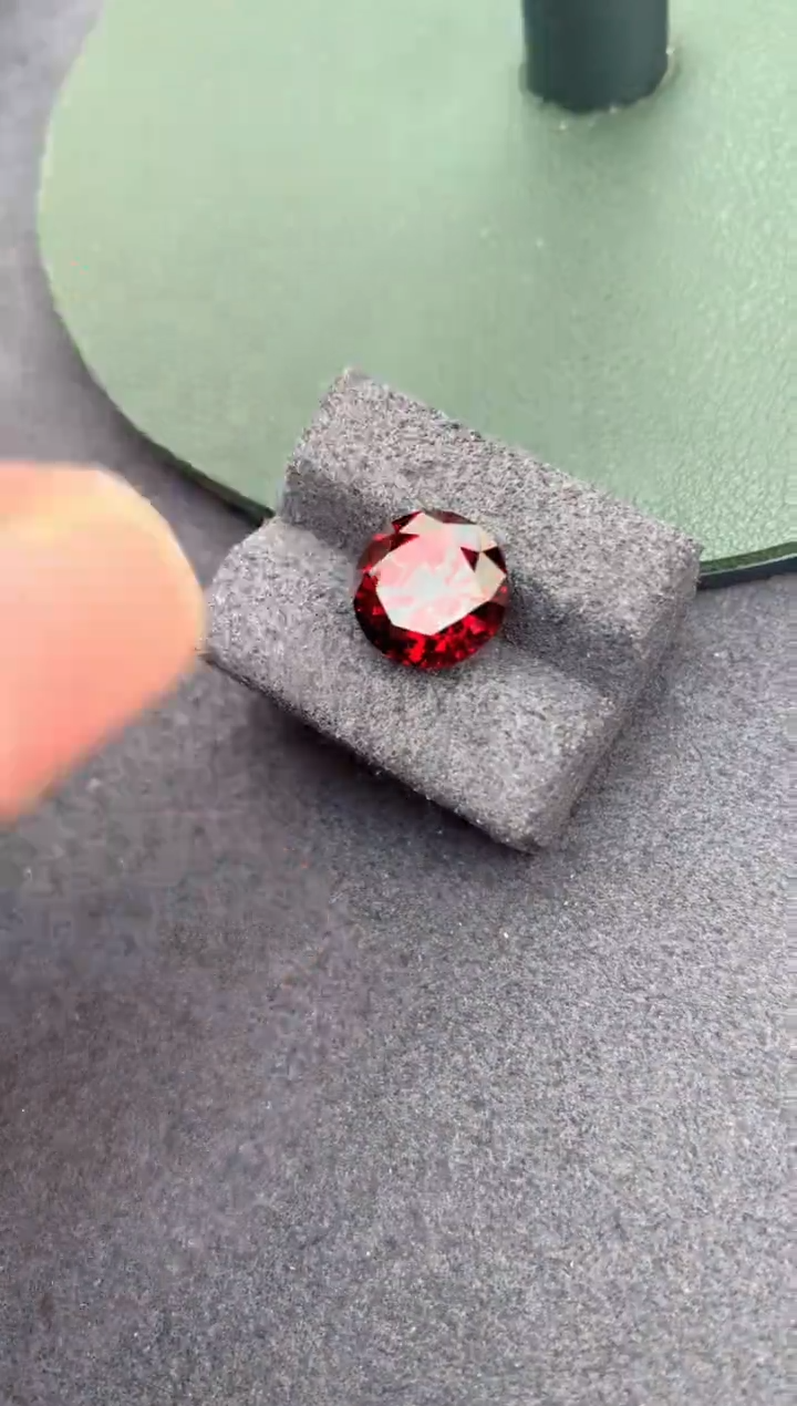 【闪购商品】石榴石裸石未镶嵌6ct镁铝榴石