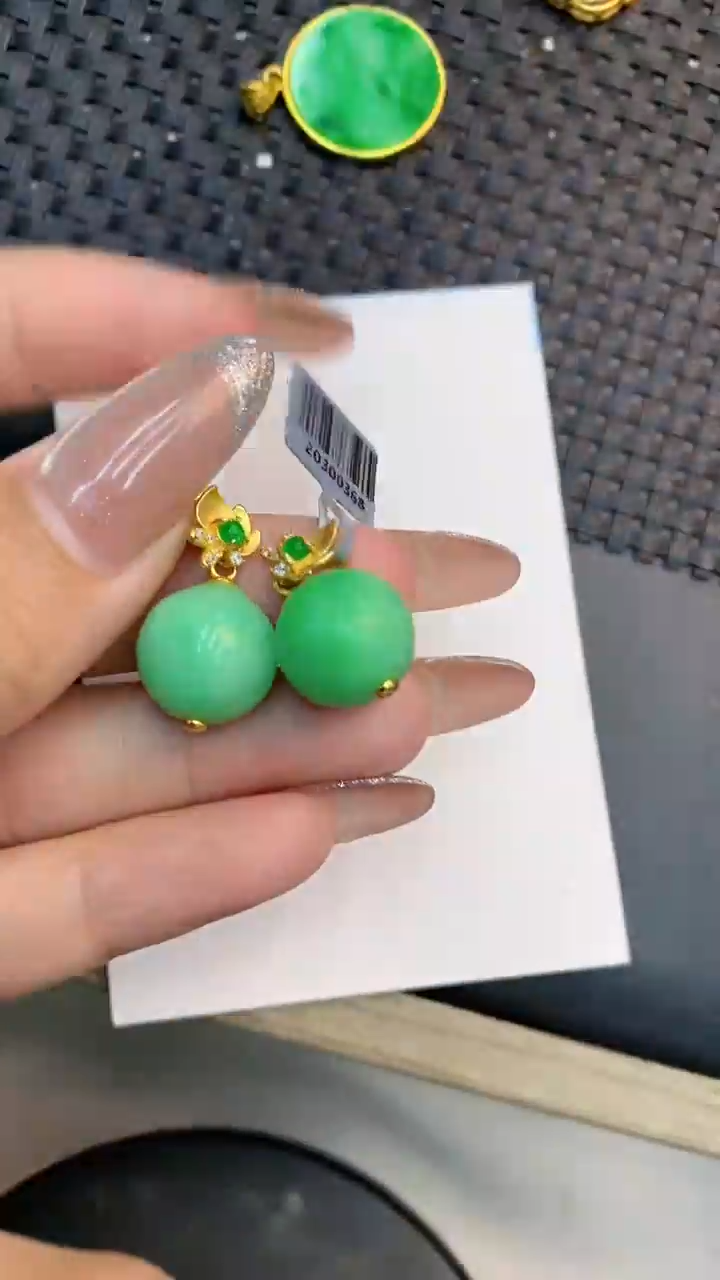 颈饰未镶嵌翡翠多样性发其一