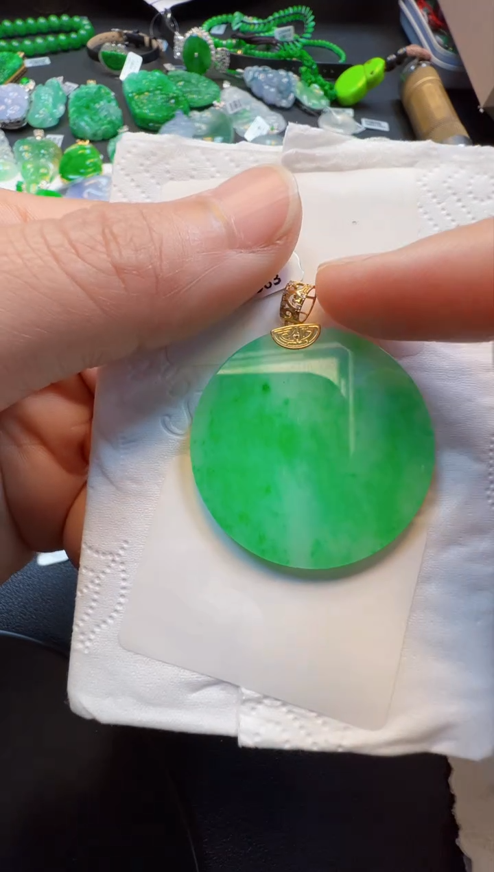 【闪购商品】翡翠吊坠(不含链)18K金镶嵌8800