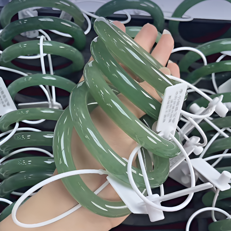 李书锦东陵玉菠菜绿圆条手镯 有石纹水线色根【拍一发一】多样性发