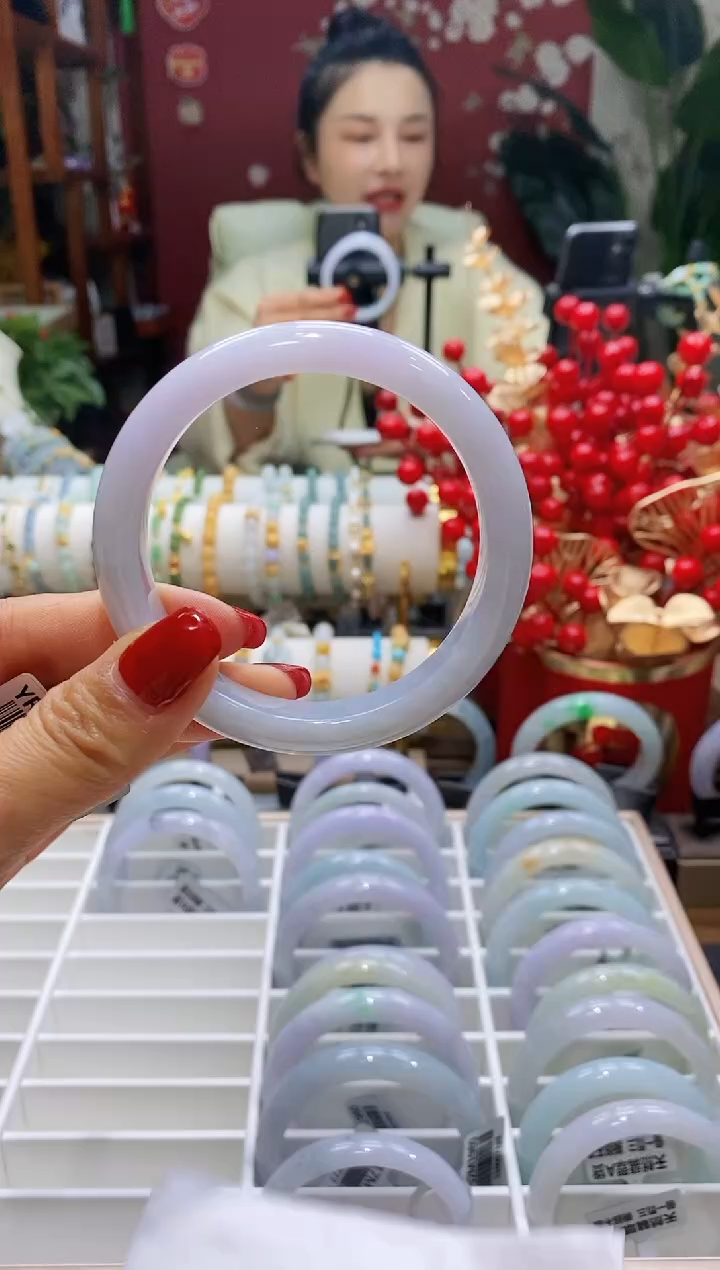 【闪购商品】翡翠手镯未镶嵌61显白5859/12.4*8.3