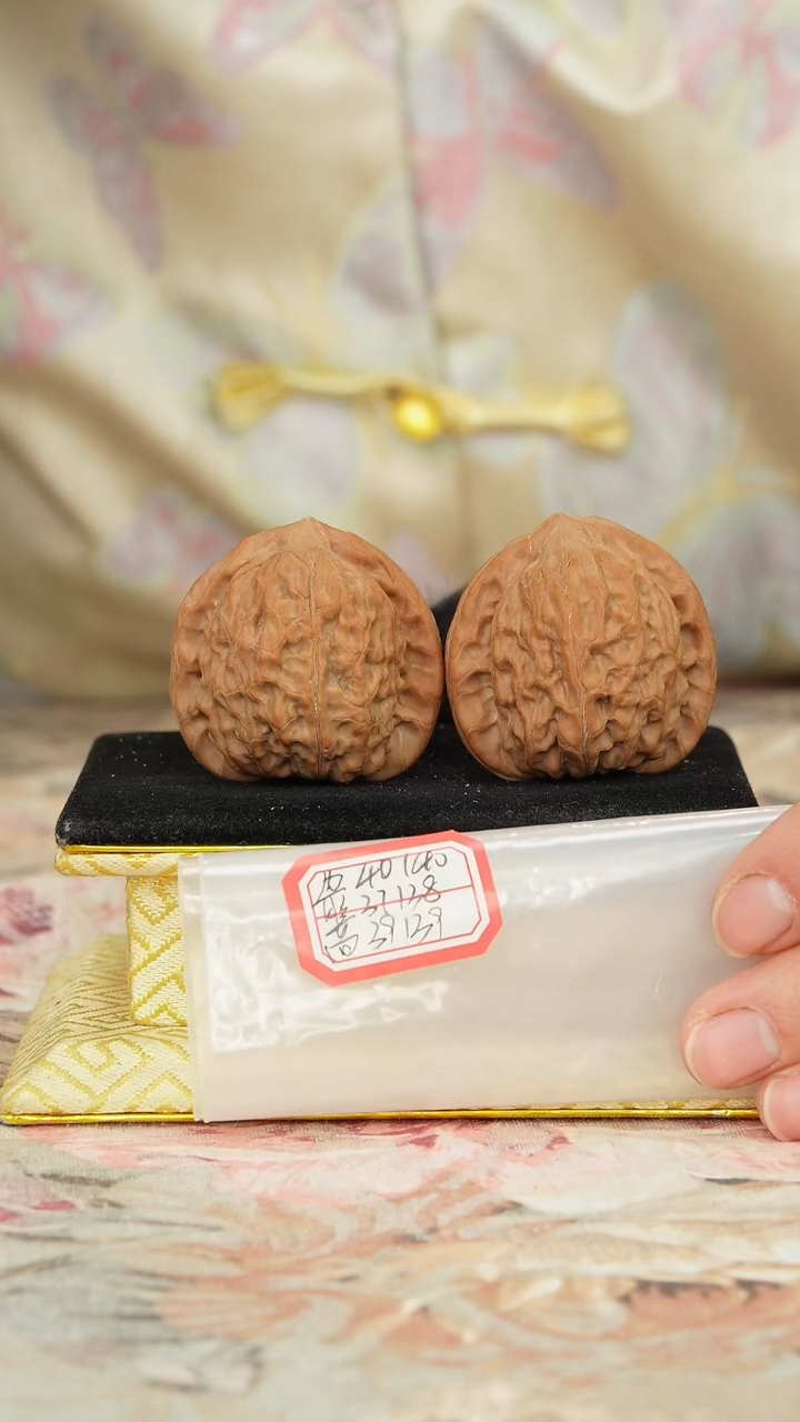 【闪购商品】文玩核桃把件非嫁接将军帽